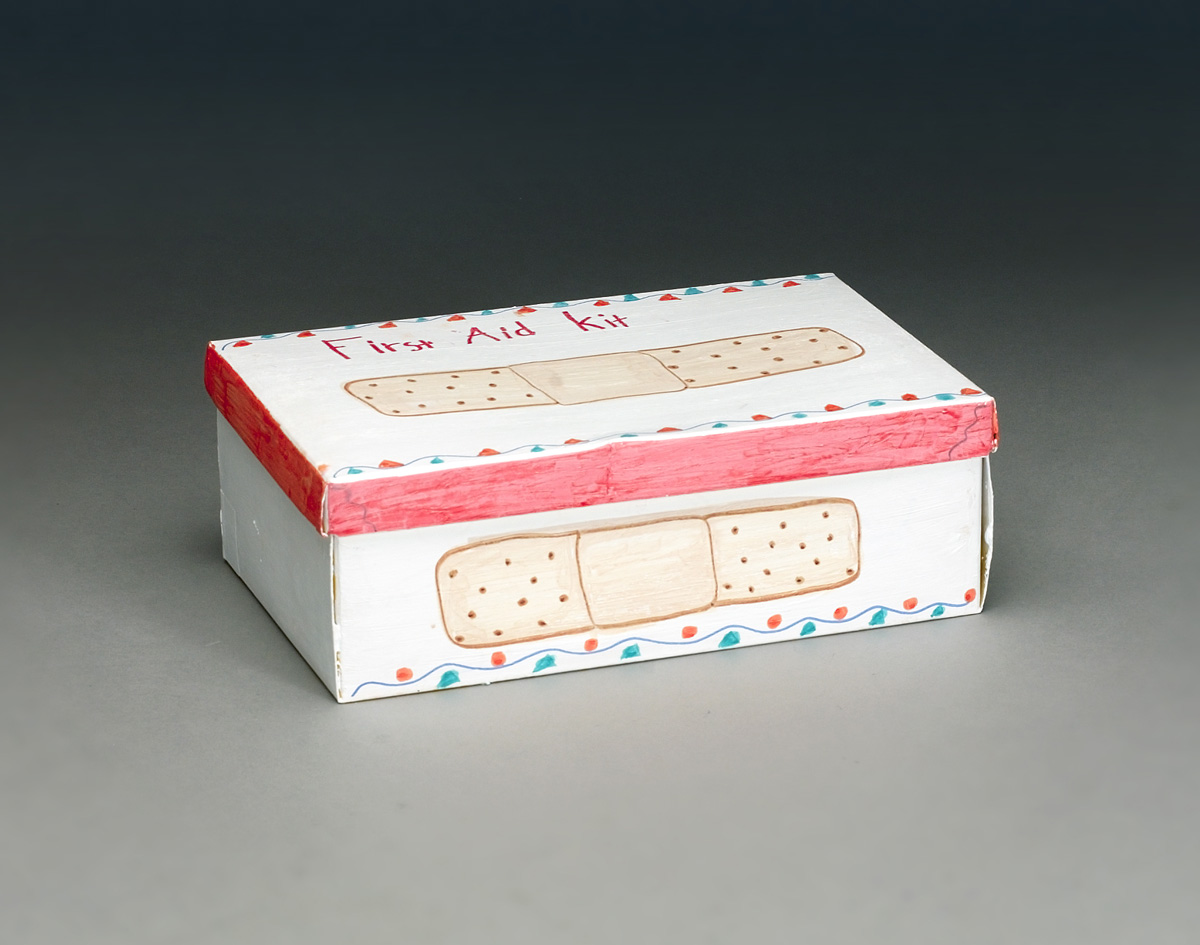 how to make first aid box